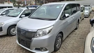 Toyota Noah 2.0 FWD (7 Seater) 2017 Silver