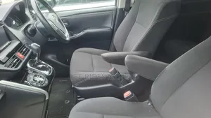 Toyota Noah 2.0 FWD (7 Seater) 2017 Silver