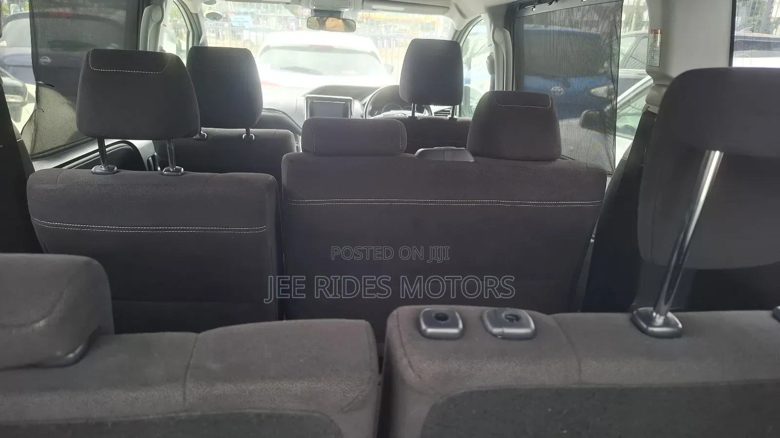 Toyota Noah 2.0 FWD (7 Seater) 2017 Silver