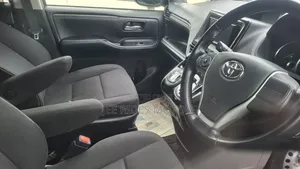 Toyota Noah 2.0 FWD (7 Seater) 2017 Silver
