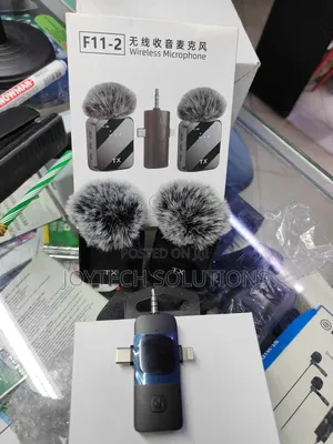 Smartphone Lapel/Lavalier F11-2 Microphone.
