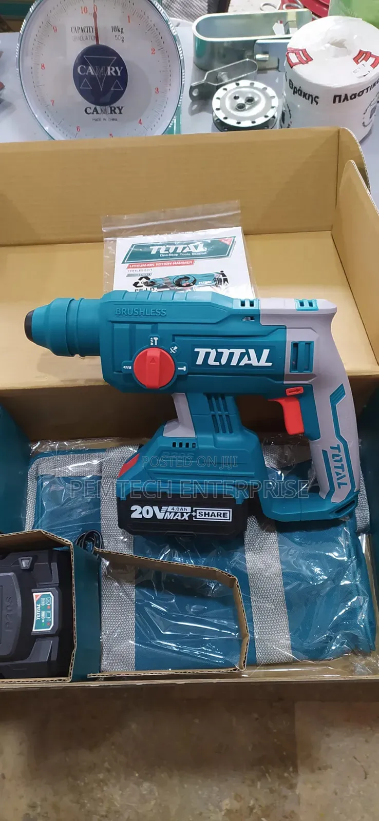 Cordless Rotary 
Hammer 20v 2 Batteries