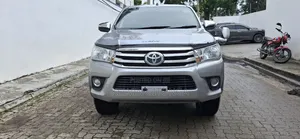 Toyota Hilux 2018 Silver
