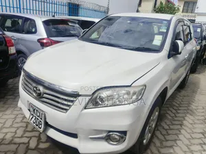 Toyota Vanguard 2012 White