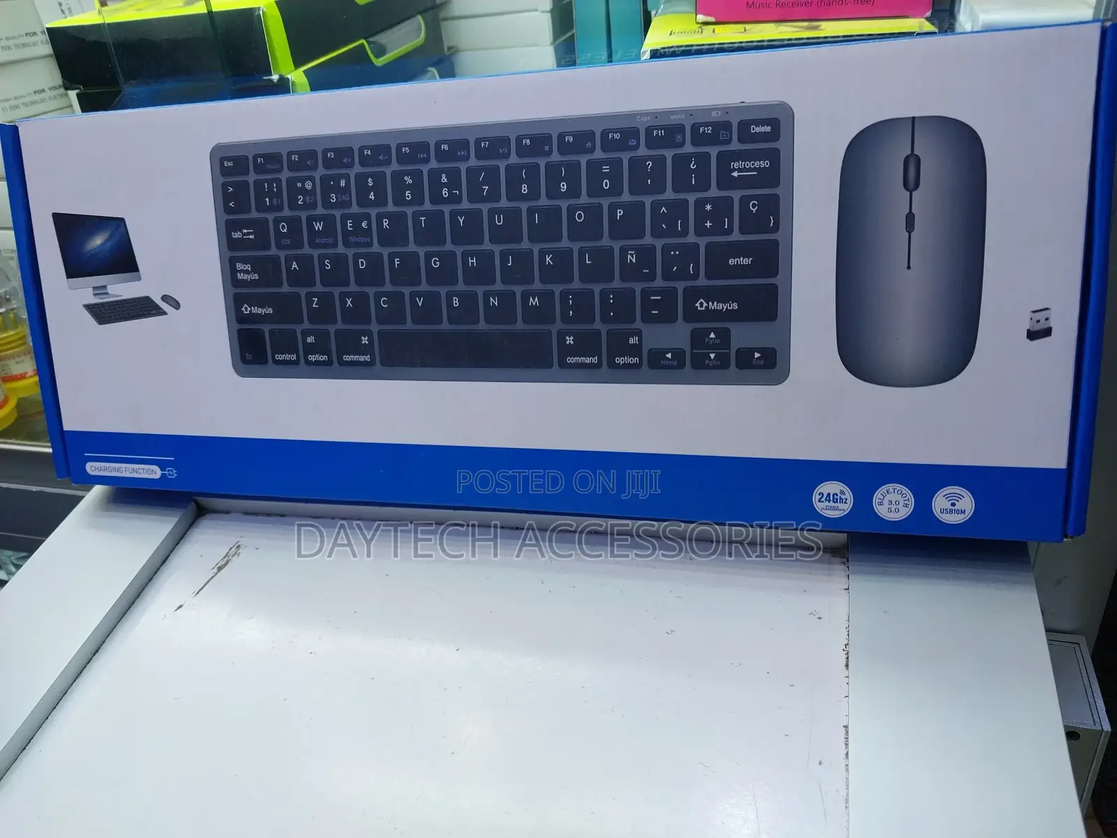 Rechargable Wireless Slim and Portable Keyboard With Mouse