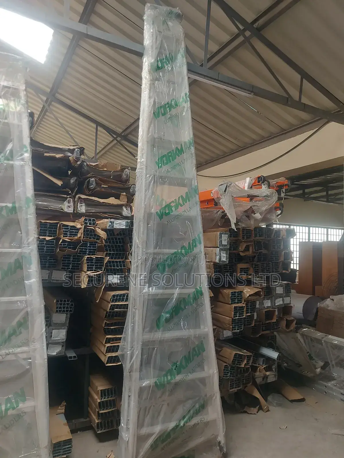 Workman 12-Steps Aluminum Telescoping Ladder.