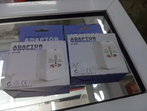 Universal Travel Adapter/ Top Plug