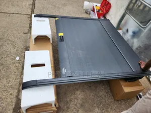Hilux Revo 2015+ Manual Roller Lid Tonneau Bed Cover