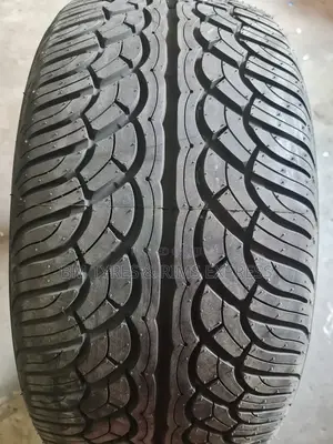 305 /40 R22 Yokohama Tyres (Japan)