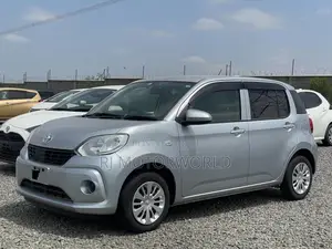 Toyota Passo 1.0 FWD 2018 Silver