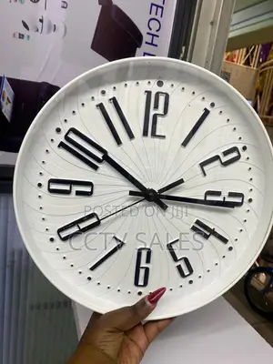 Highly Designed Wall Clock With Pinhole Spy Camera