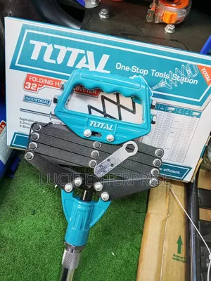 Total Folding Hand Riveter