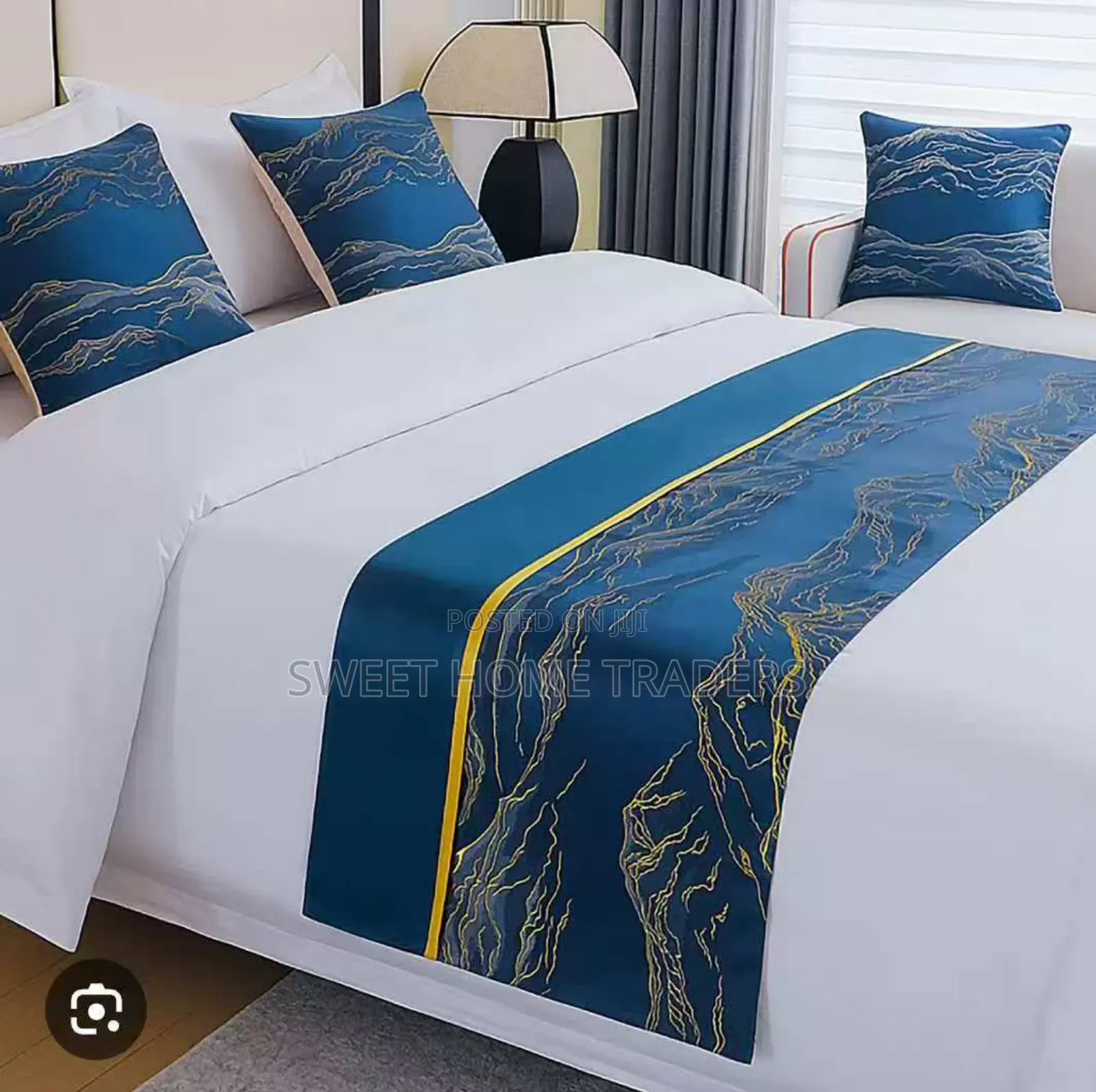 Classy Bedrunner With Pillow Cases