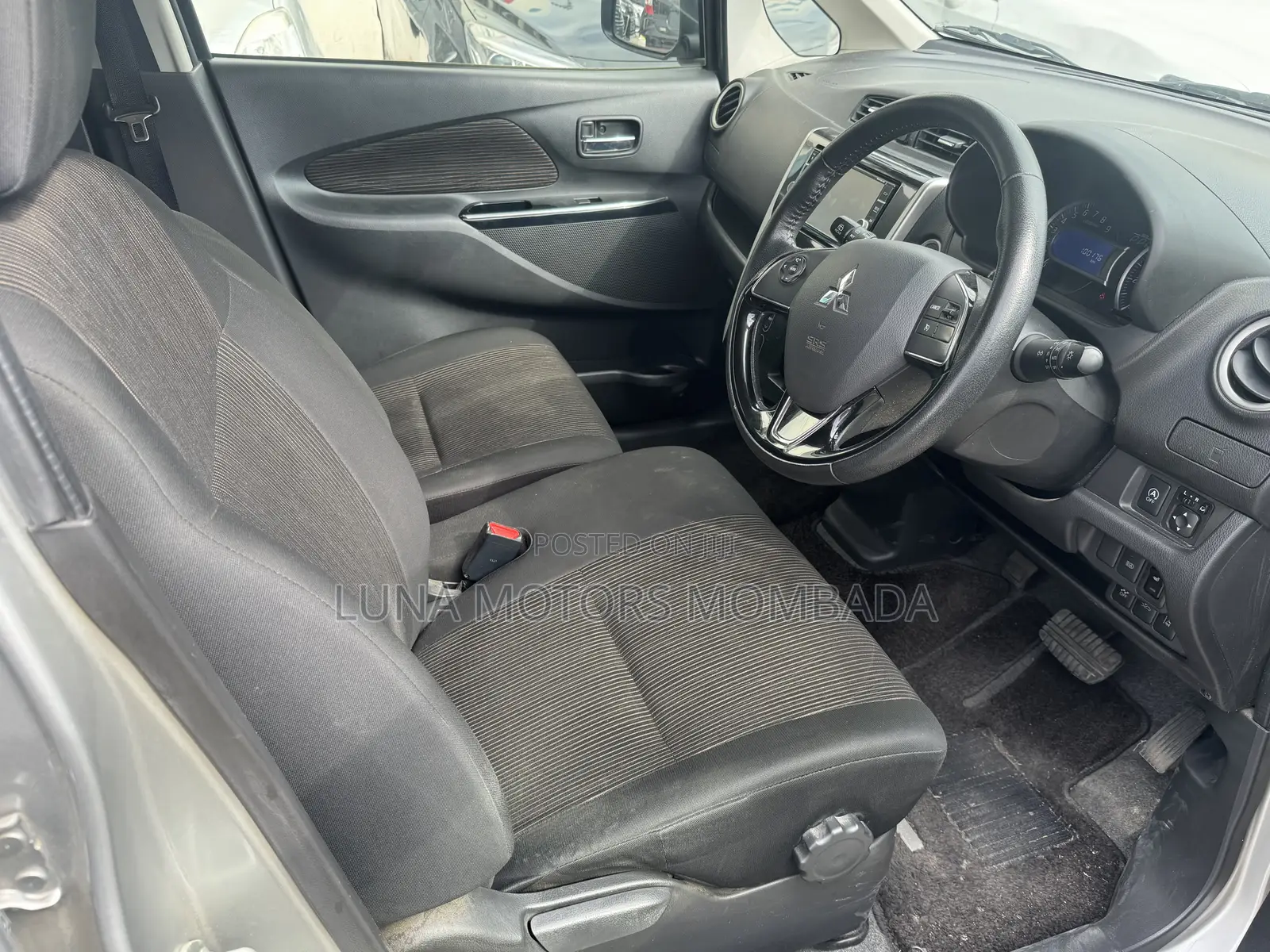 Mitsubishi EK Wagon 2019 Silver