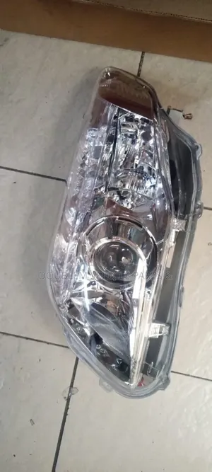 Headlamp Corolla Fielder/Axio Saloon 2008,2009,2010 Xenon