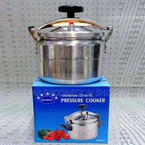 5l Pressure Cooker With Comfortable Handles Grip