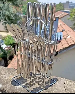 24 Pieces Cutlery Set