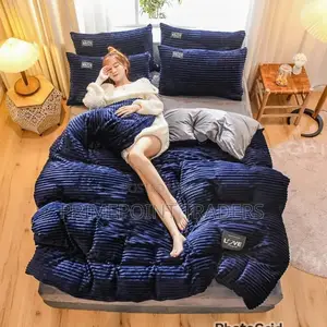 Size: 6x7
Pillowcases: 2pcs
Bedsheet: 1pc
Velvet Duvet✓
