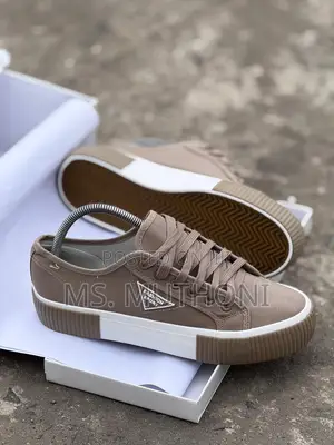 Quality Ladies Rubber Shoes 37-42