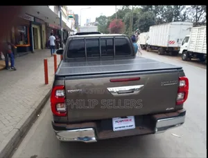 3 - Fold Hard Tri-Fold Tonneau Cover for Double Cab