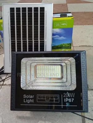 Solar Flood Light 200 Watts And Panel 18hrs Bright