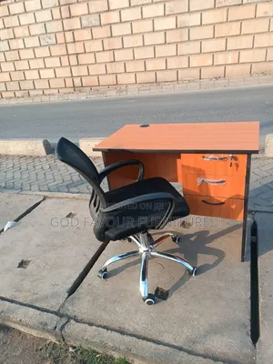 Swivel Mesh Office Chair With Lockable Office Desk Hj9k