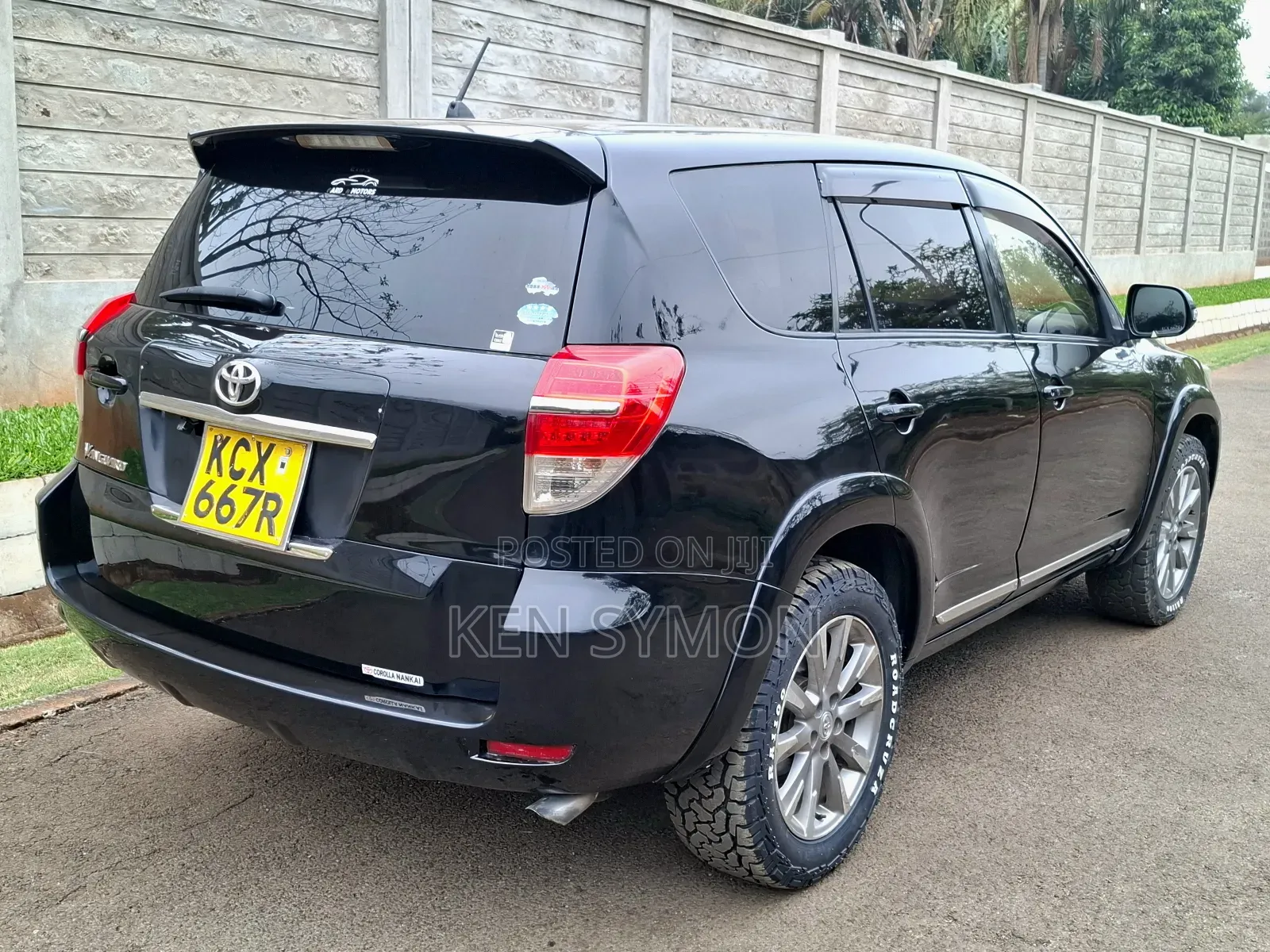 Toyota Vanguard 2012 Black