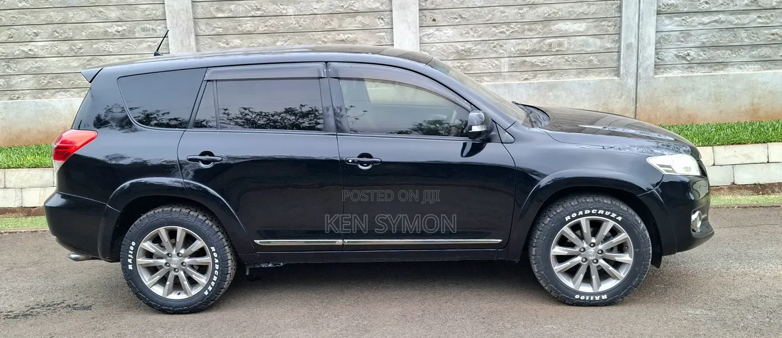 Toyota Vanguard 2012 Black