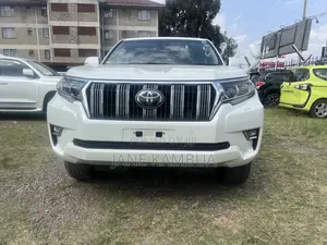 Toyota Land Cruiser Prado 2018 White