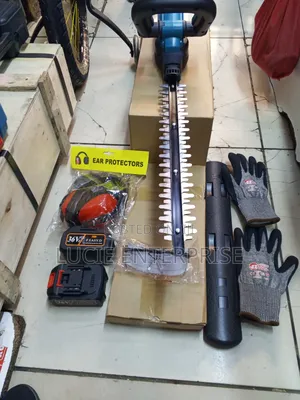 Makita Cordless Hedge Trimmer/ Hedge Trimmer
