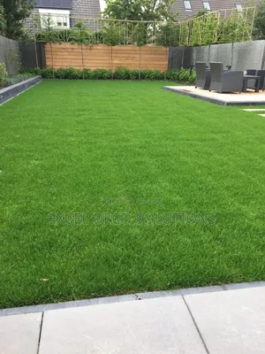 Easy-to-Clean Artificial Grass Ideal for Indoor Decoration