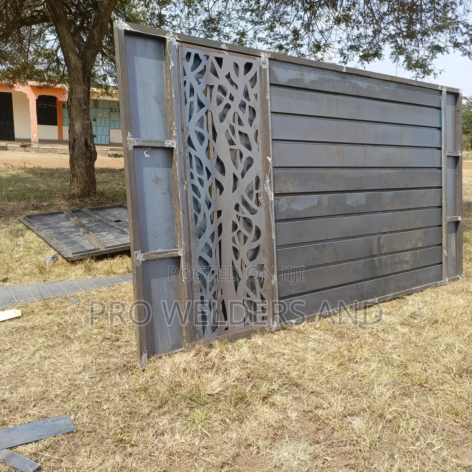 Effortless Access – Premium Steel Sliding Gates!