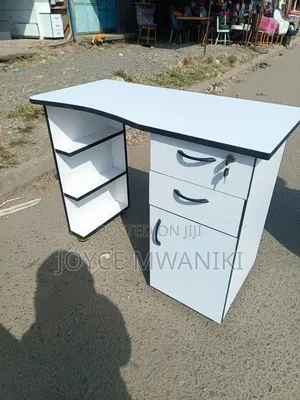 Manicure White Table With Storage Unit 