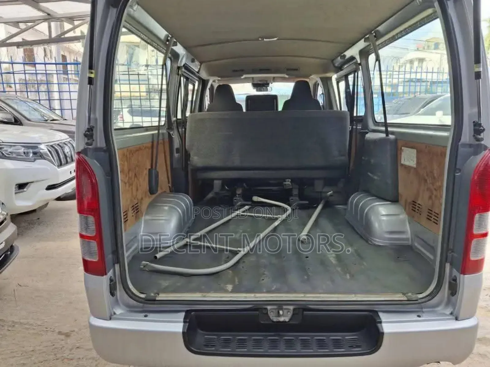 Toyota HiAce 2019 Silver