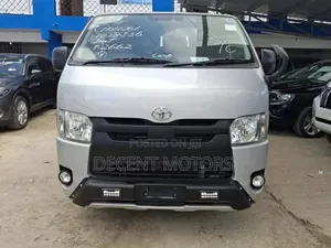 Toyota HiAce 2019 Silver