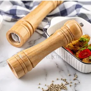 Solid Wood Pepper/Spice Grinder