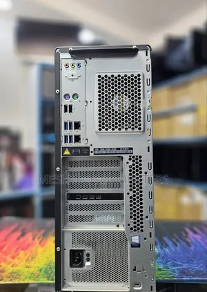 Desktop Computer Lenovo ThinkStation P720 32GB Intel Xeon SSD 1T