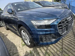 Audi Q8 2021 Blue