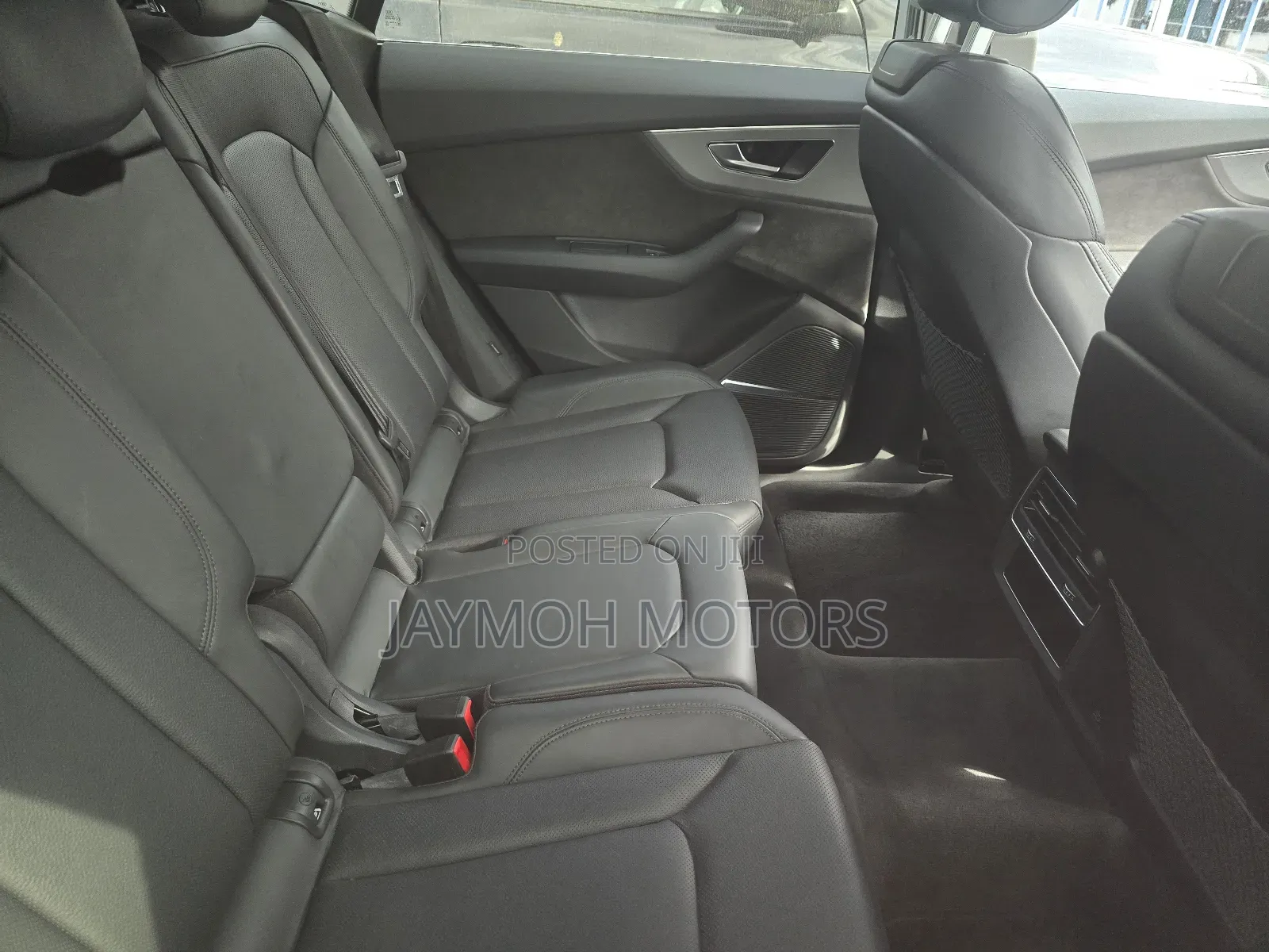 Audi Q8 2021 Blue