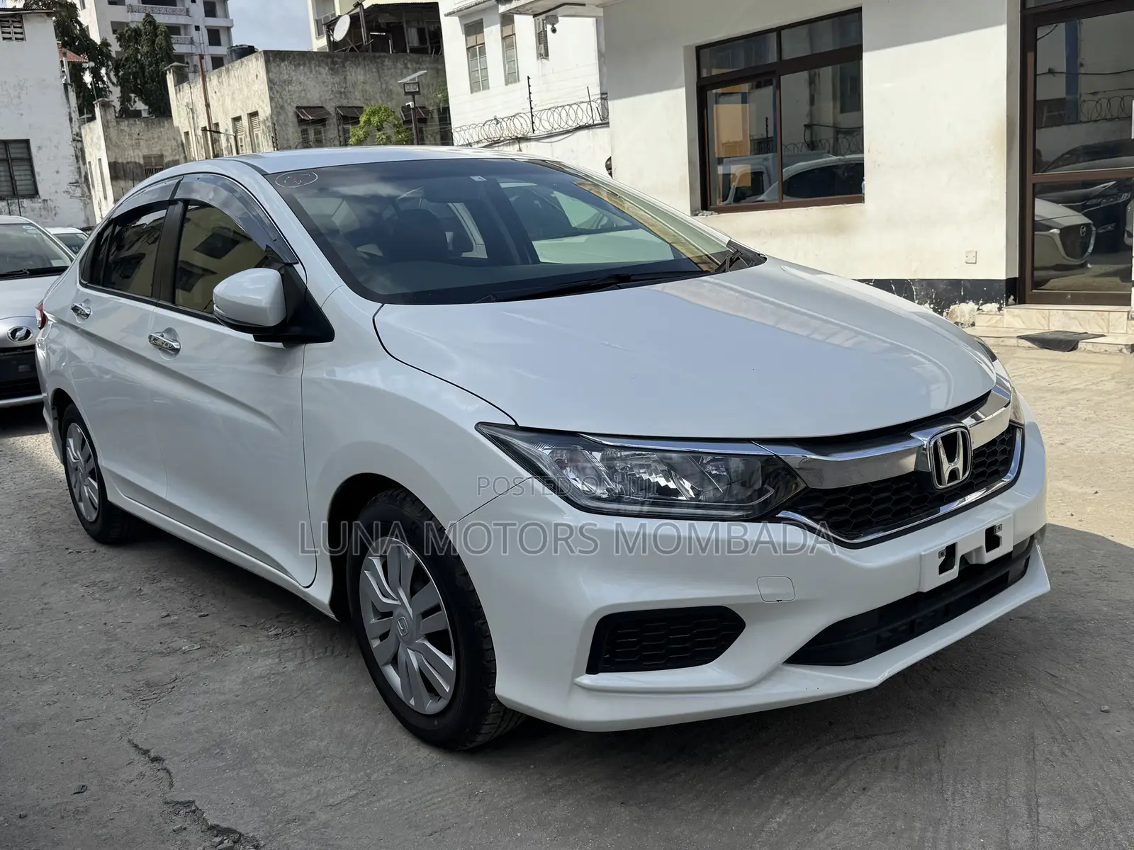 Honda Grace 2019 White