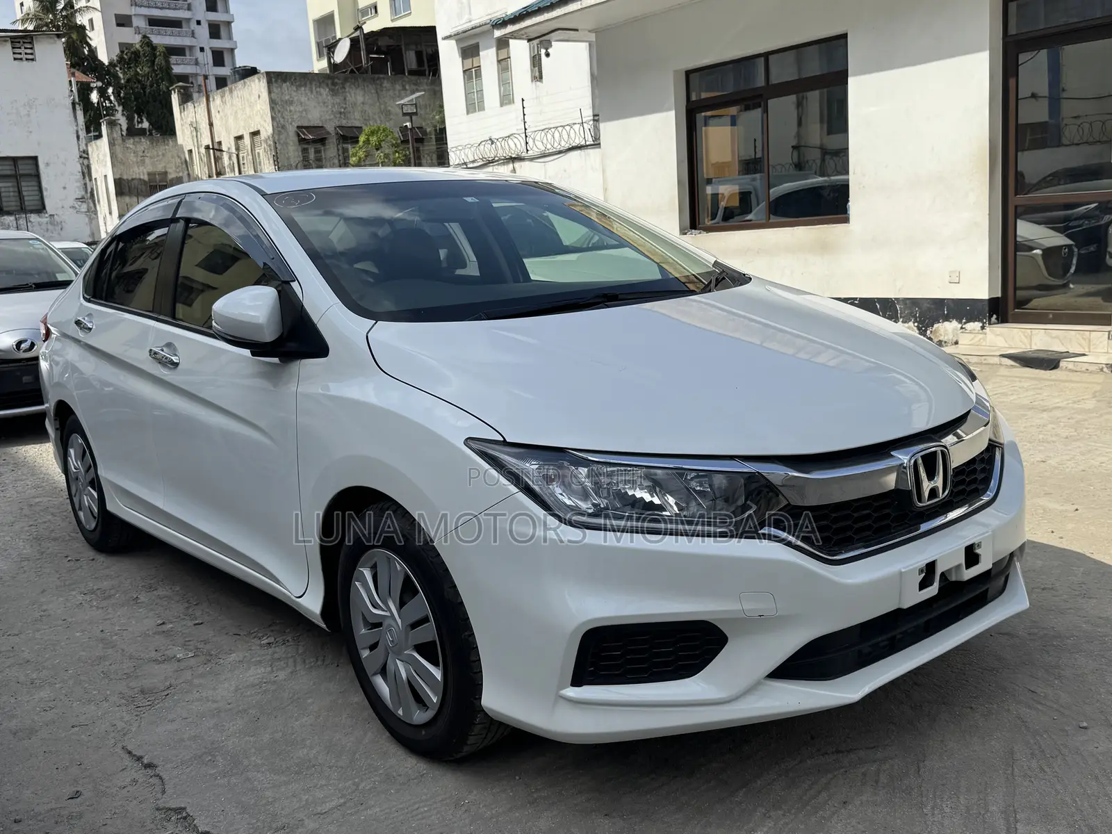 Honda Grace 2019 White