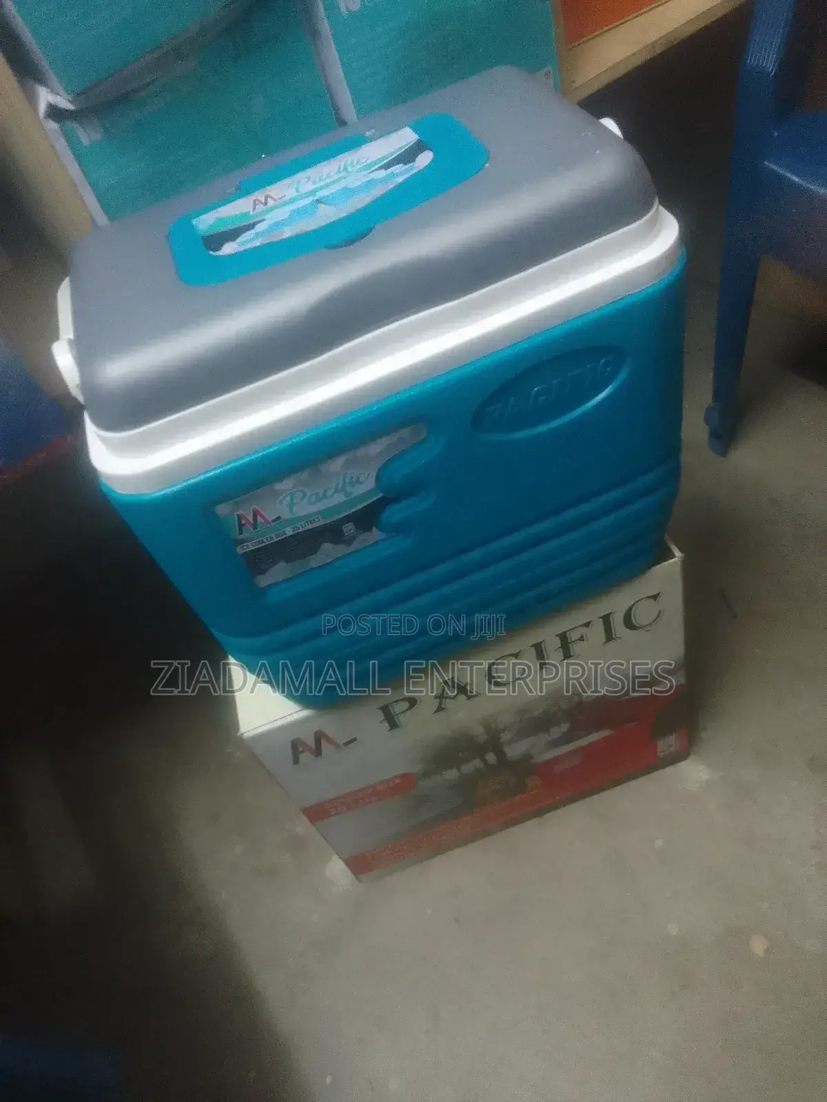 Keep It Cool, Wherever You Go 
 Cooler Box 25 Litres