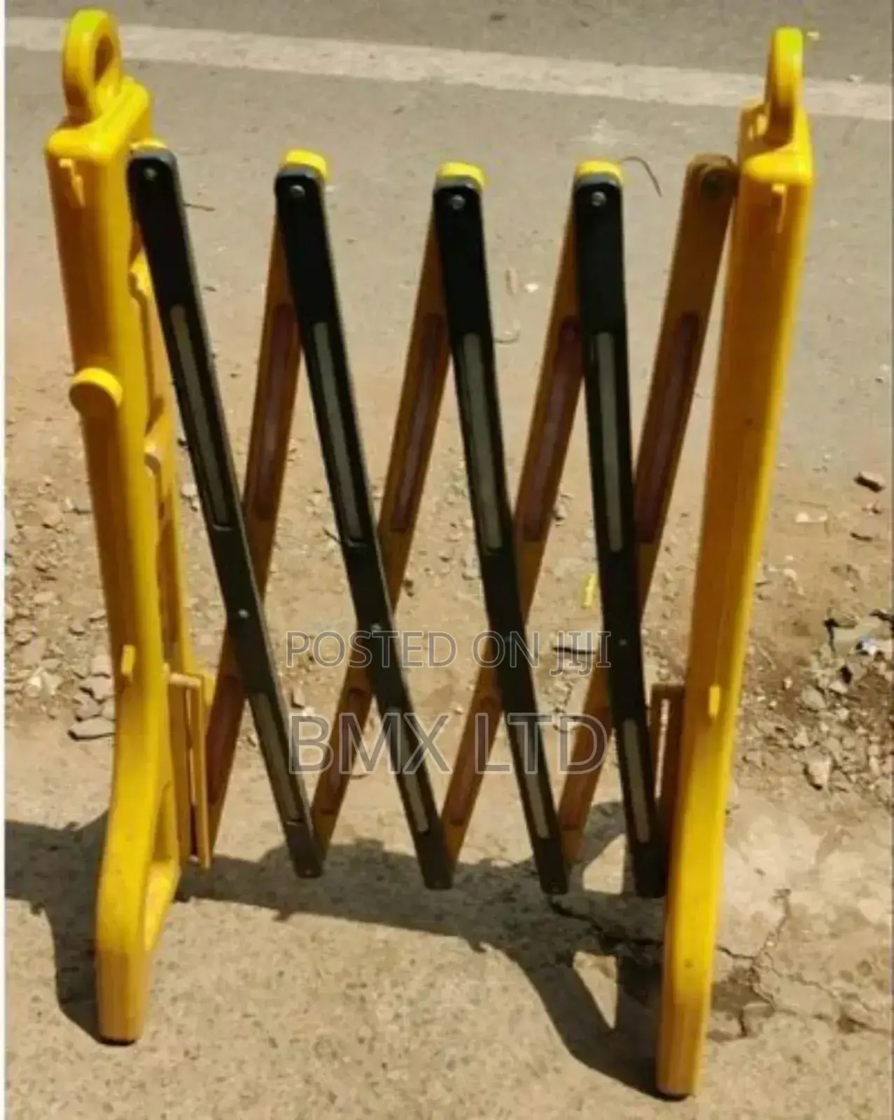 Stretchable Security Gate For Temporary Traffic Blocks