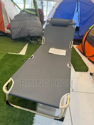 Portable Sun Lounger for Outdoor Use