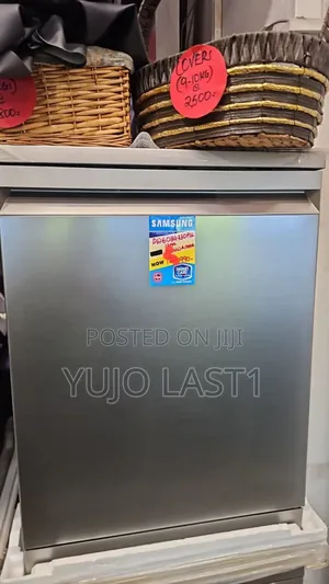 Samsung 9.2l Freestanding Dishwasher: Dw60bg730fsl