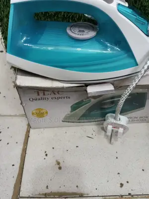Well Performing 1300w Tlac Steam Iron Box