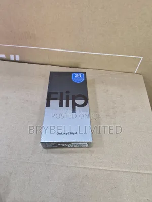 New Samsung Galaxy Z Flip4 256 GB Gold