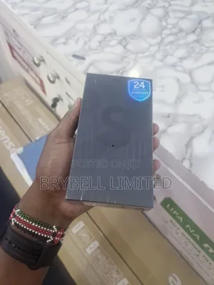 New Samsung Galaxy S22 5G 128 GB White