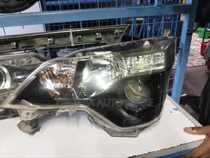 Toyota Spade Headlight