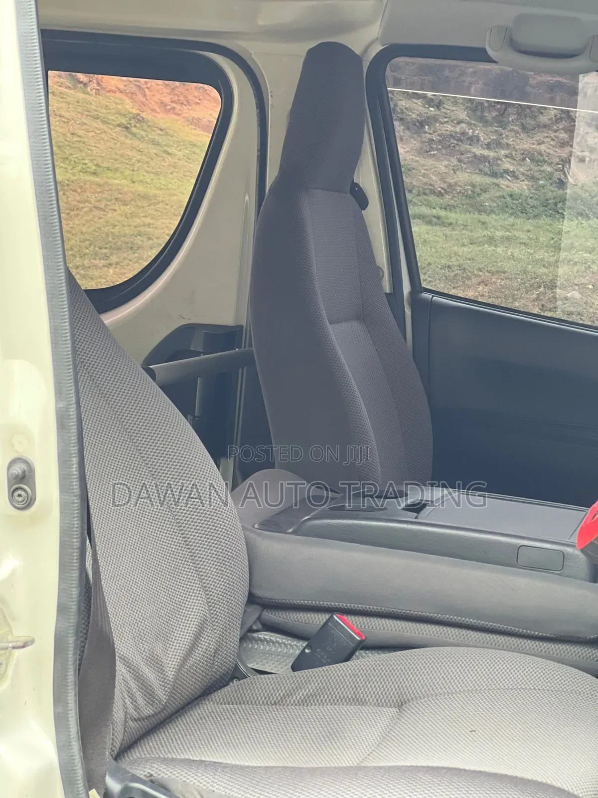 Toyota HiAce 2016 White